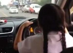 女孩开车吃瓜视频下载,女孩驾车吃瓜视频走红网络