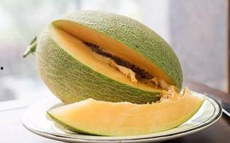 哈密瓜怎样吃最舒服视频,轻松享受夏日清凉